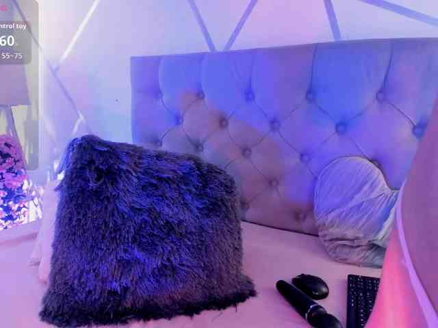 EMMAAA-STOONEE webcam