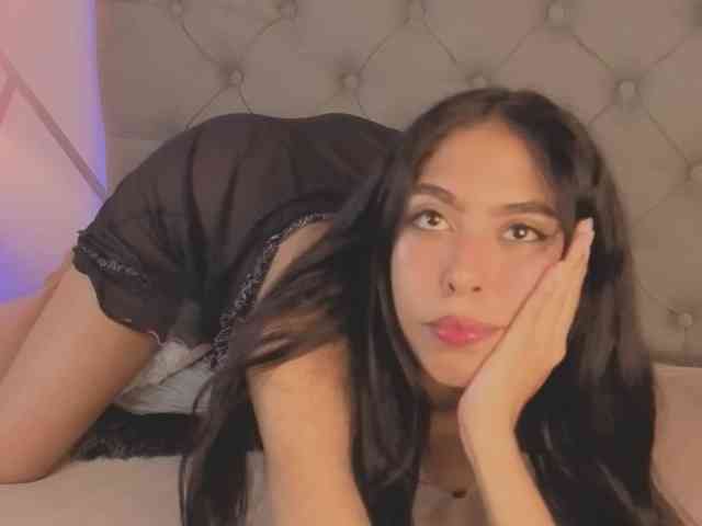 EMMAAA-STOONEE webcam