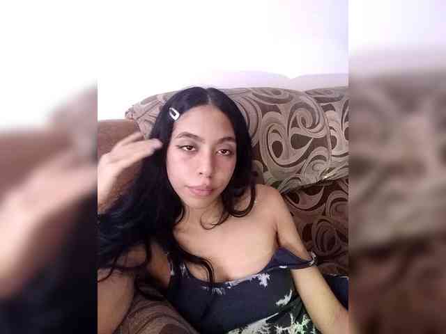 EMMAAA-STOONEE webcam