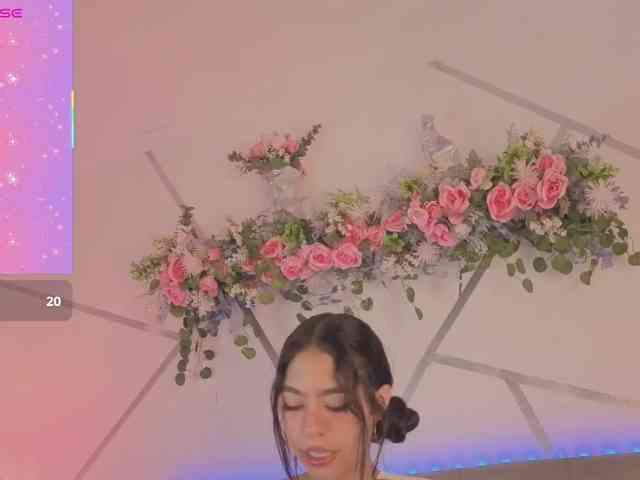 EMMAAA-STOONEE webcam