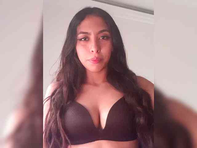 EMMAAA-STOONEE webcam
