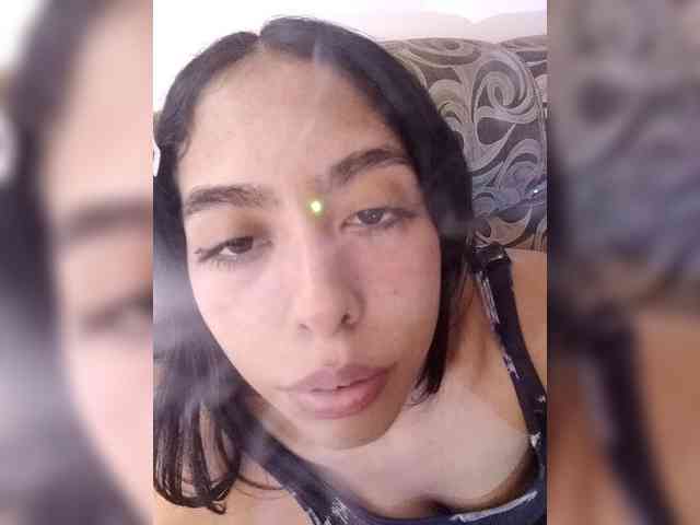 EMMAAA-STOONEE webcam