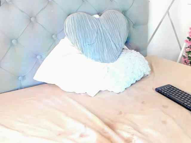 EMMAAA-STOONEE webcam