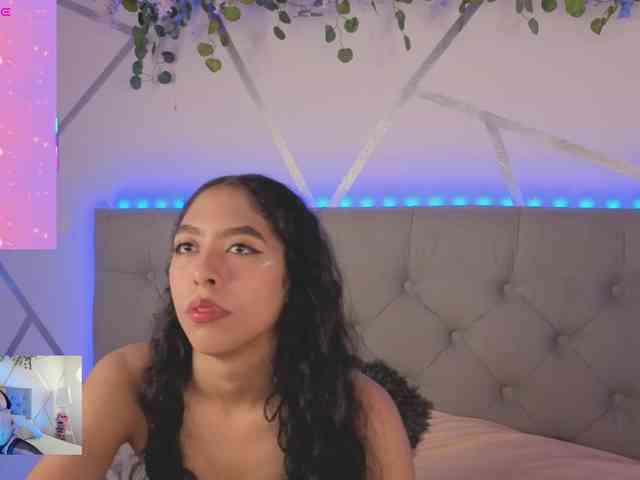 EMMAAA-STOONEE EMMAAA-STOONEE