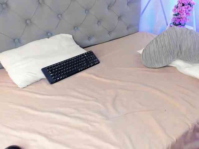 EMMAAA-STOONEE webcam
