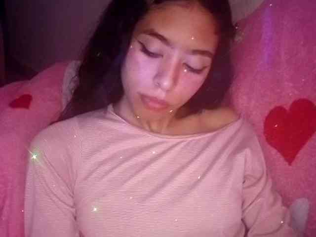 EMMAAA-STOONEE EMMAAA-STOONEE