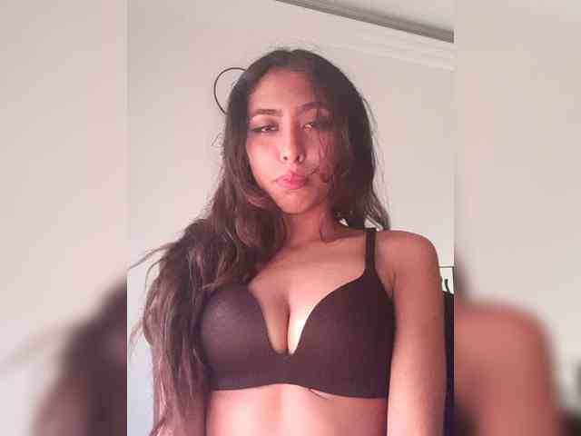 EMMAAA-STOONEE webcam