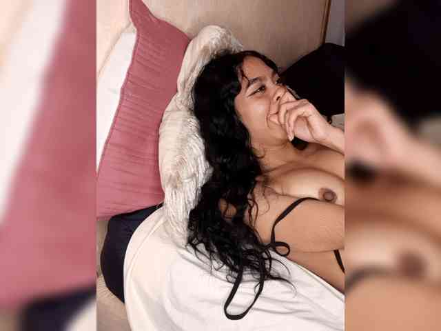 EMMAAA-STOONEE webcam