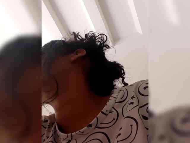 EMMAAA-STOONEE webcam