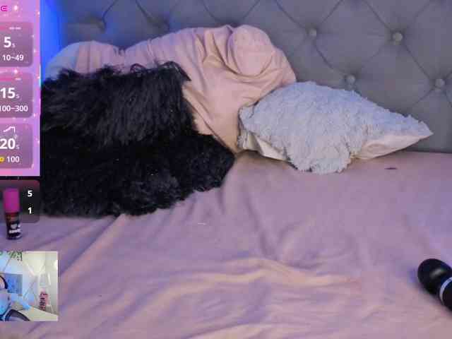 EMMAAA-STOONEE webcam