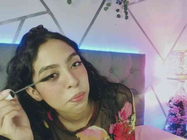 EMMAAA-STOONEE webcam