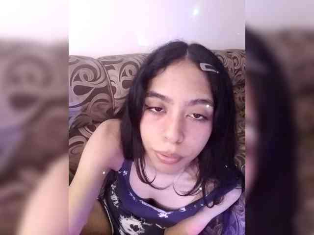 EMMAAA-STOONEE webcam