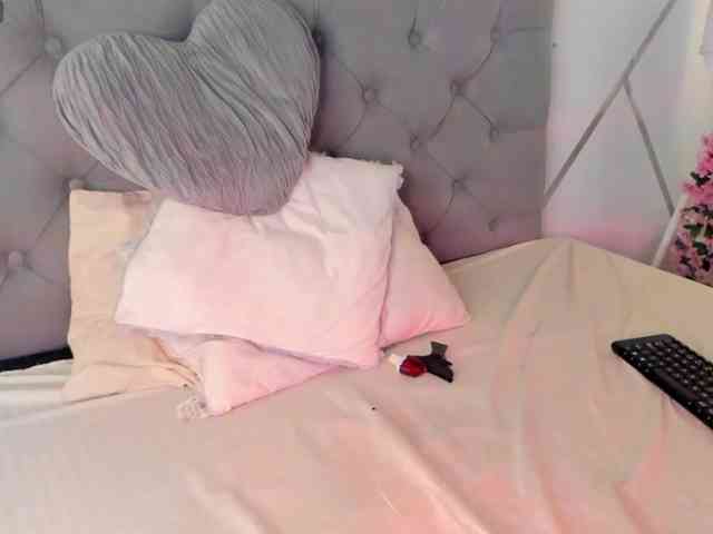 EMMAAA-STOONEE webcam