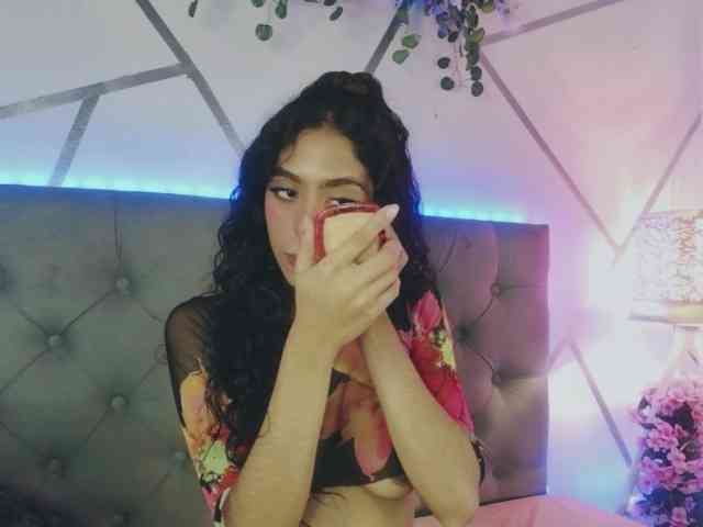 EMMAAA-STOONEE webcam