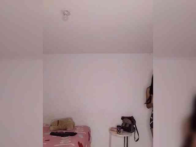 EMMAAA-STOONEE webcam