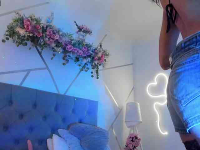 EMMAAA-STOONEE webcam