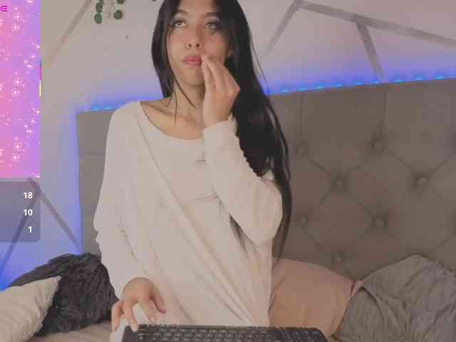 EMMAAA-STOONEE webcam