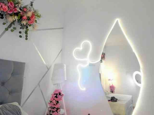 EMMAAA-STOONEE webcam
