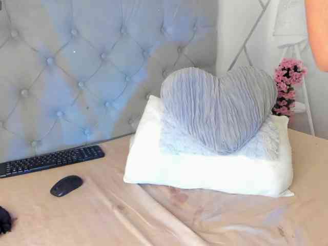 EMMAAA-STOONEE webcam
