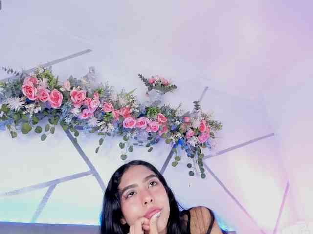 EMMAAA-STOONEE webcam