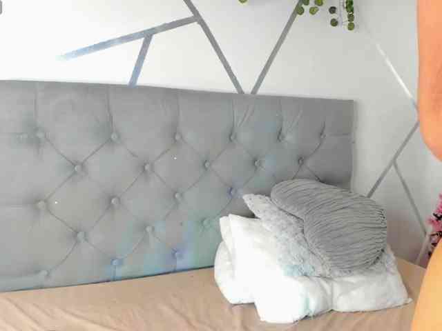EMMAAA-STOONEE webcam