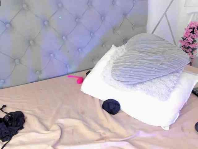 EMMAAA-STOONEE webcam