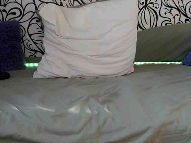 JasmineCharm webcam