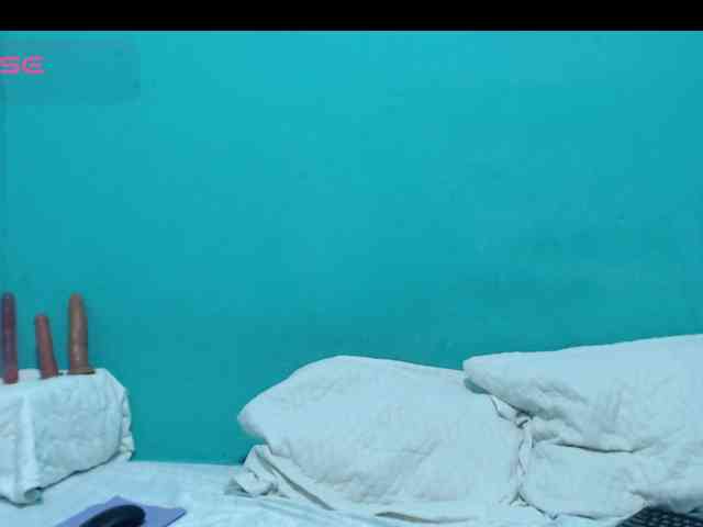 LunaandBellaa webcam
