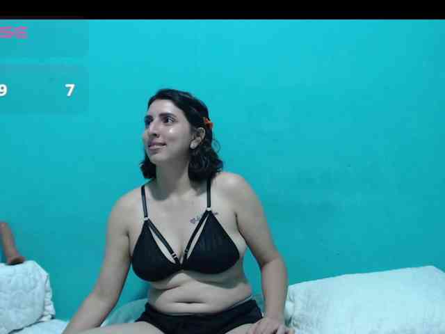 LunaandBellaa webcam