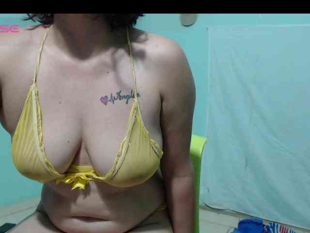 LunaandBellaa webcam