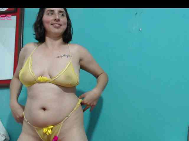 LunaandBellaa webcam