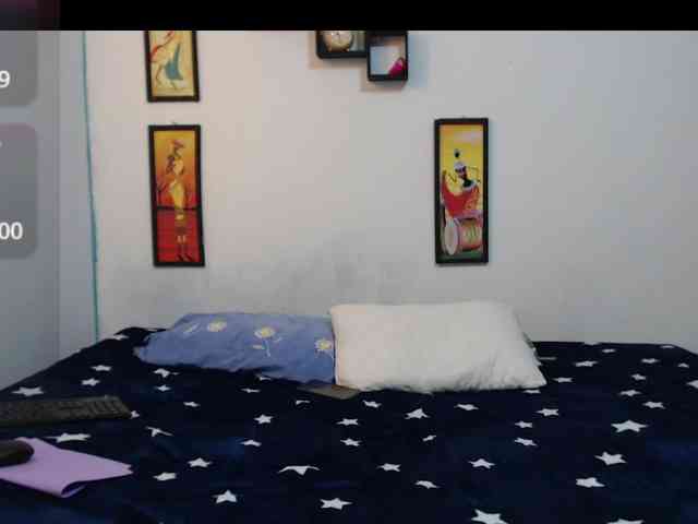 LunaandBellaa webcam