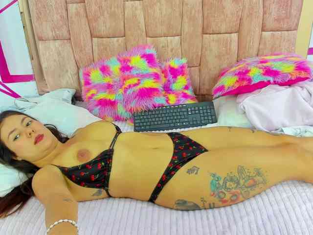 Miss-Crhiss webcam