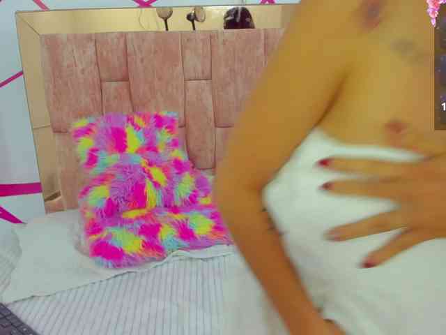 Miss-Crhiss webcam