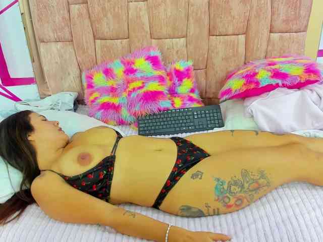 Miss-Crhiss webcam