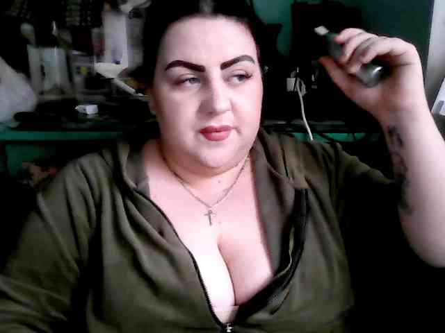 Ruby-Lorrie Ruby-Lorrie