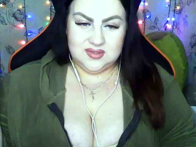 Ruby-Lorrie Ruby-Lorrie