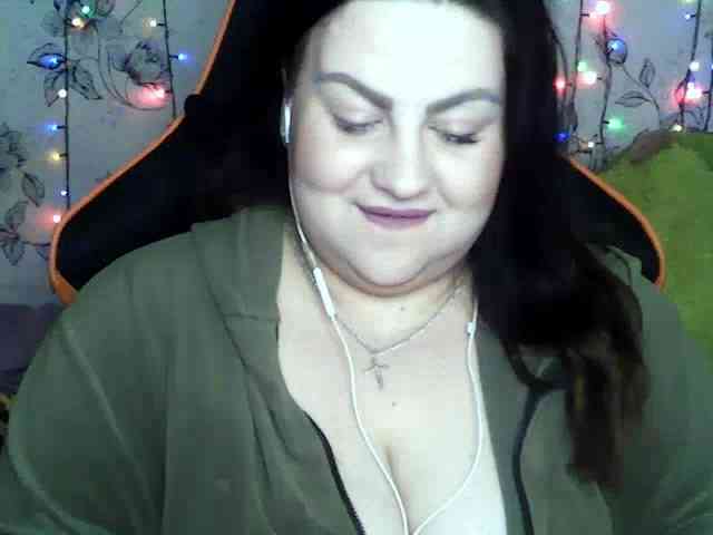 Ruby-Lorrie Ruby-Lorrie