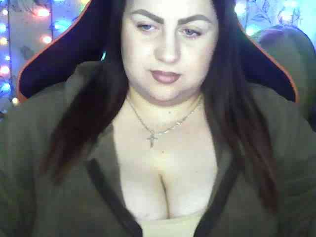 Ruby-Lorrie Ruby-Lorrie