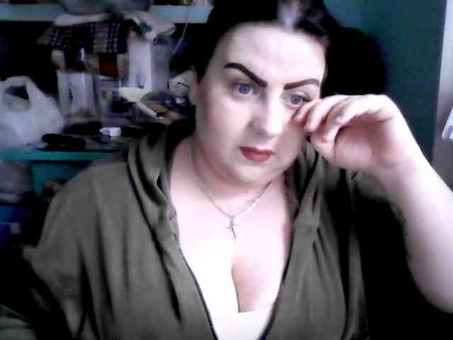 Ruby-Lorrie Ruby-Lorrie