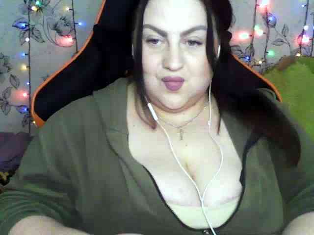 Ruby-Lorrie Ruby-Lorrie