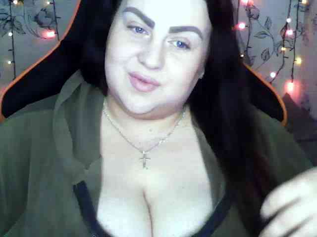 Ruby-Lorrie Ruby-Lorrie