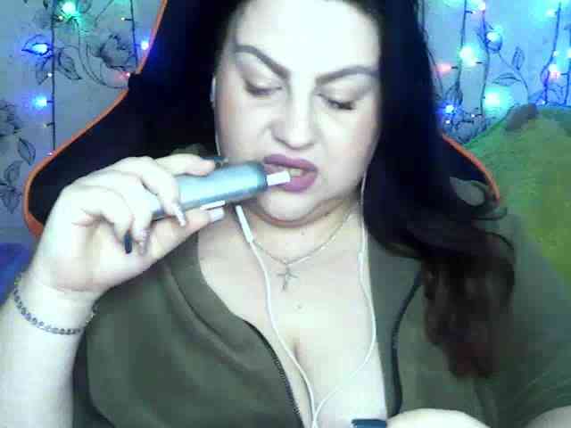 Ruby-Lorrie Ruby-Lorrie