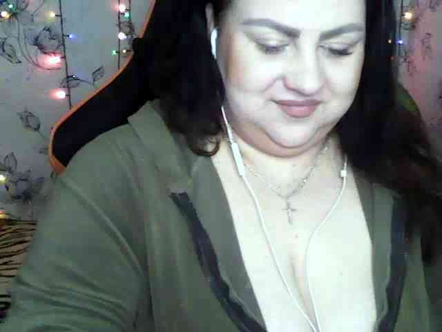 Ruby-Lorrie Ruby-Lorrie