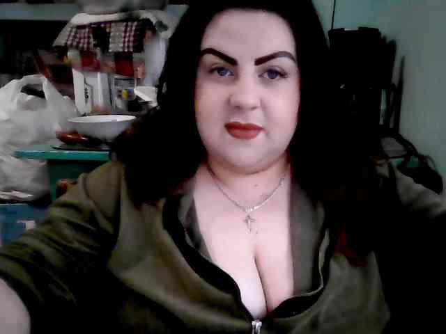 Ruby-Lorrie Ruby-Lorrie