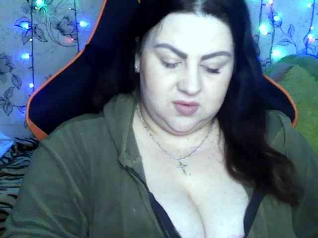 Ruby-Lorrie Ruby-Lorrie