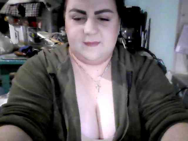 Ruby-Lorrie Ruby-Lorrie