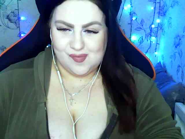 Ruby-Lorrie Ruby-Lorrie