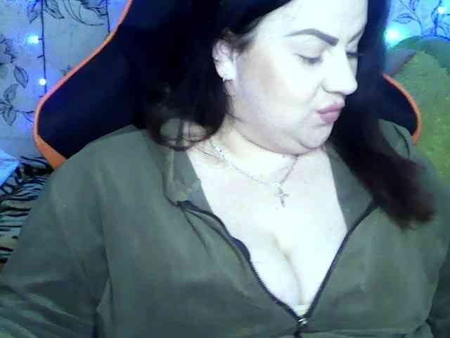 Ruby-Lorrie Ruby-Lorrie