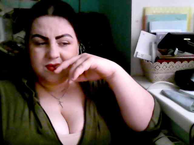 Ruby-Lorrie Ruby-Lorrie